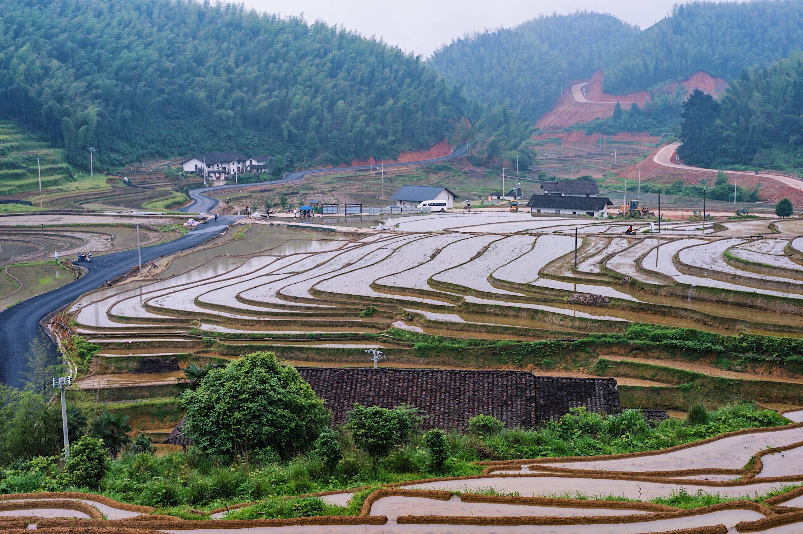 上堡梯田风景区图片