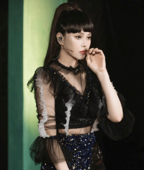 or成功减龄or发面馒头?女星热衷的饱满苹果肌,一不小心成“灾难”