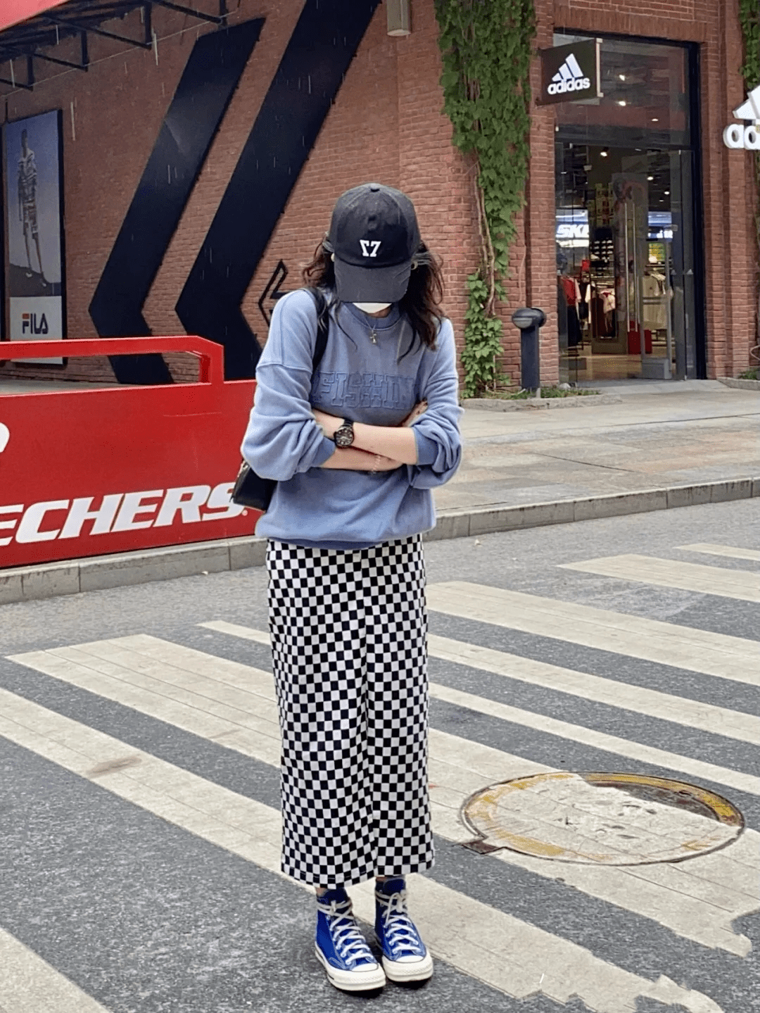 整体 卫衣+裙子的10种搭配,时髦又减龄