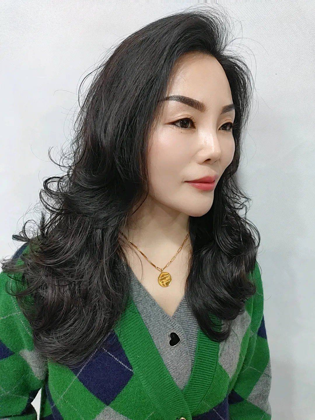发型满头烫时尚短发锁骨发，还有微卷长发，你最爱哪一种