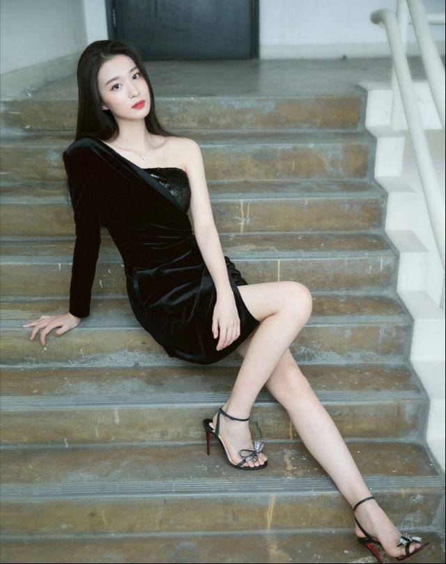 肌肤美女明星王楚然高清写真美图，雪肤玉貌，仙气飘飘