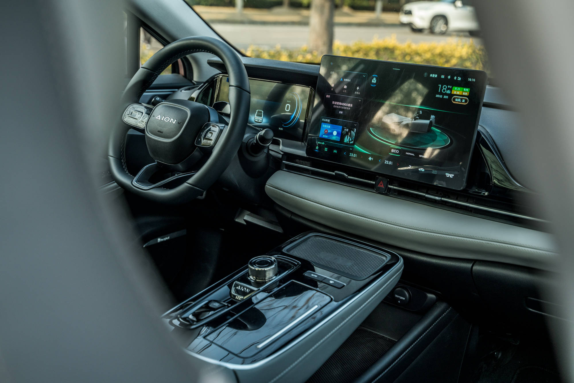 高清大图评测:广汽埃安aions plus,国产新能源家轿实力如何?