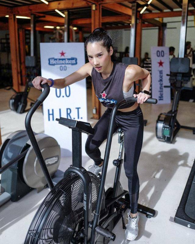 原创泰国美女健身上瘾曾经瘦成一道闪电如今明艳动人令人羡慕