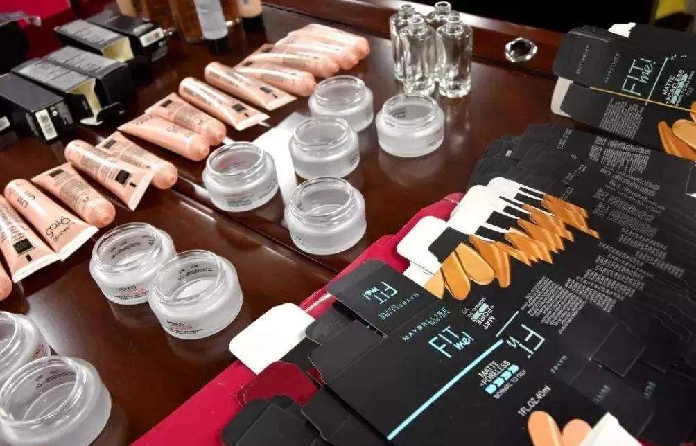 品牌饮料服装化妆品，山寨品牌为何打不绝？你买到过假货吗？