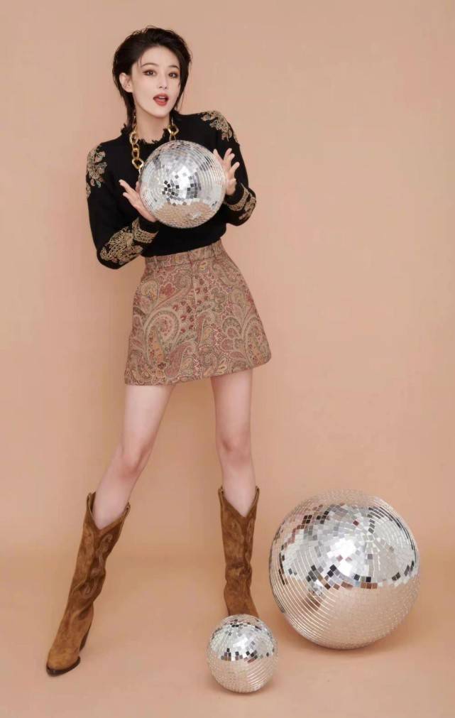 老公 军嫂张馨予真是嫁对人了！老公穿开衫明星脸超帅，高调约会超甜蜜