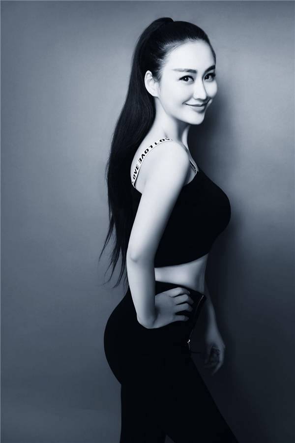 istaris国际演艺艺术团董事长吉古依卓会见古巴现任驻华大使佩雷拉