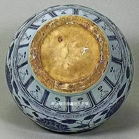 收藏陶瓷器看底足元青花