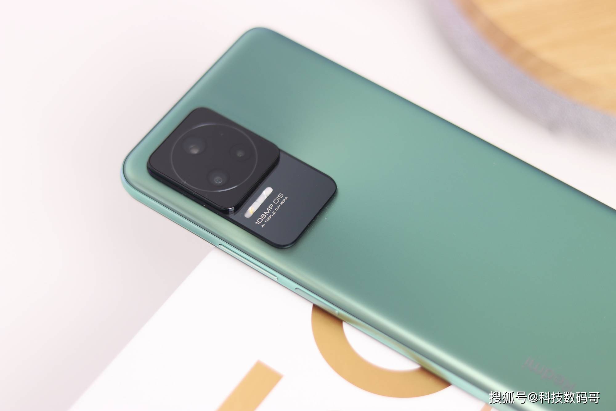 原创小米公布2021年财报境外收入占一半进军高端市场真的成了