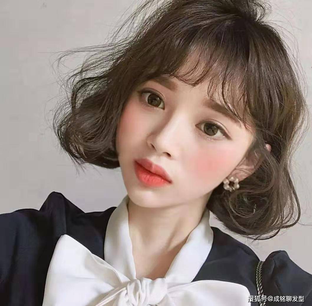 发型发量少又细软的女生适合什么发型？这三种发型，显发量又洋气减龄