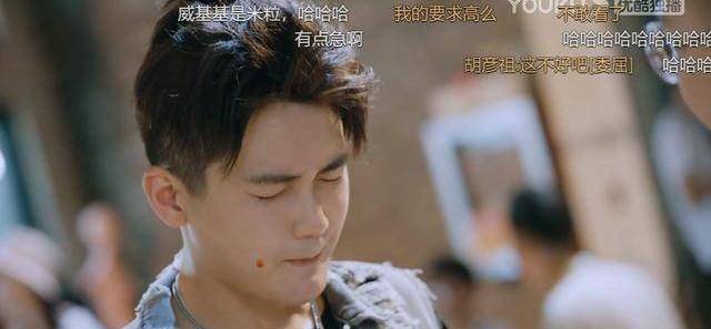 演技|太硬核了，这部情景喜剧持续霸榜，或将重现《爱情公寓》神话