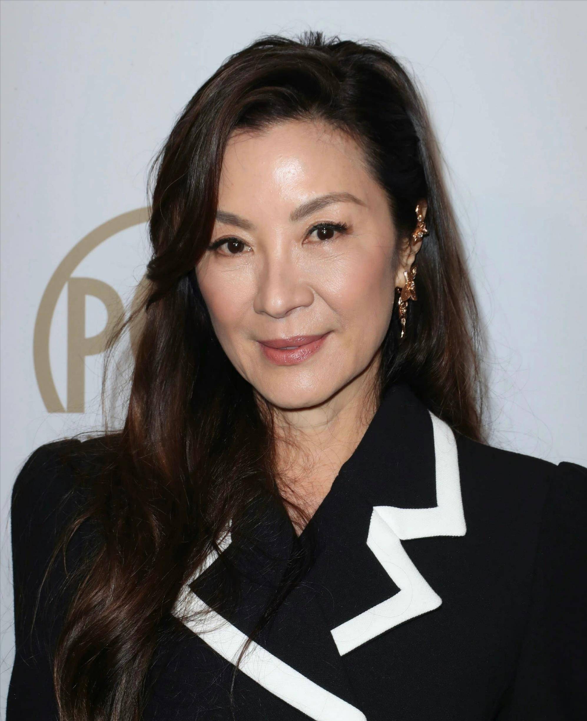 杨紫琼近照释出,美得很健康,气质优雅从容,看着完全不像59岁_状态