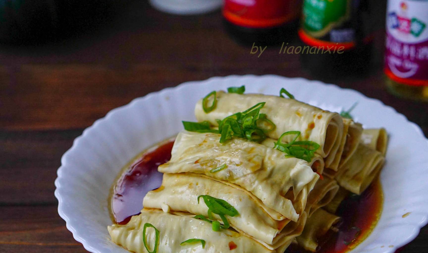 蒸了一盘豆腐皮包子,皮滑馅香超好吃,做法特别简单_豆皮_材料_馅料
