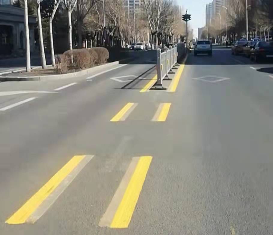 渐变段 矮护栏!哈尔滨120余条街路换装新式隔离护栏_道路_路段_工作