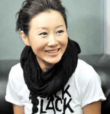 征服孙楠,亲手"毁掉"买红妹女儿前途,现在51岁潘蔚怎么样了?
