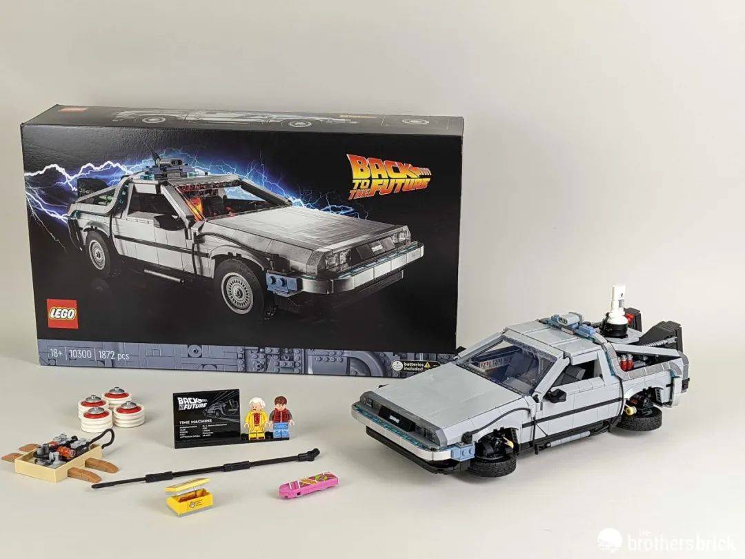 乐高创意百变高手10300《回到未来》时光机,含有1872片颗粒,售价1699