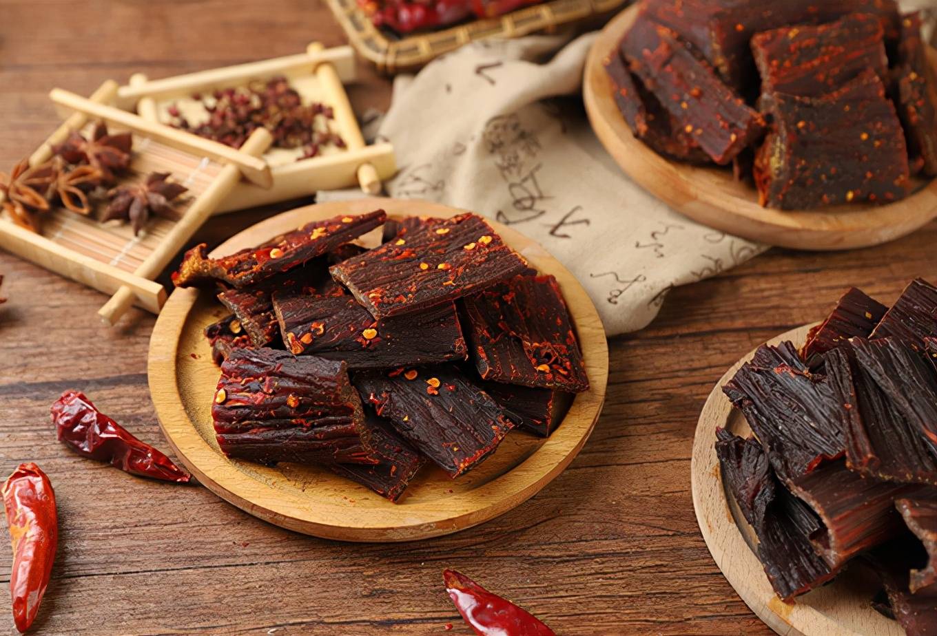 什么|再说一次：超市瞧见这2款零食，别不舍得，虽然便宜但超好吃