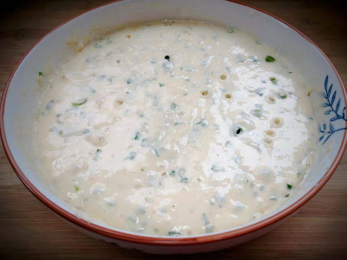 做法|这款早餐，手不沾面，5分钟出一锅，比油条还好吃，放十天不坏！