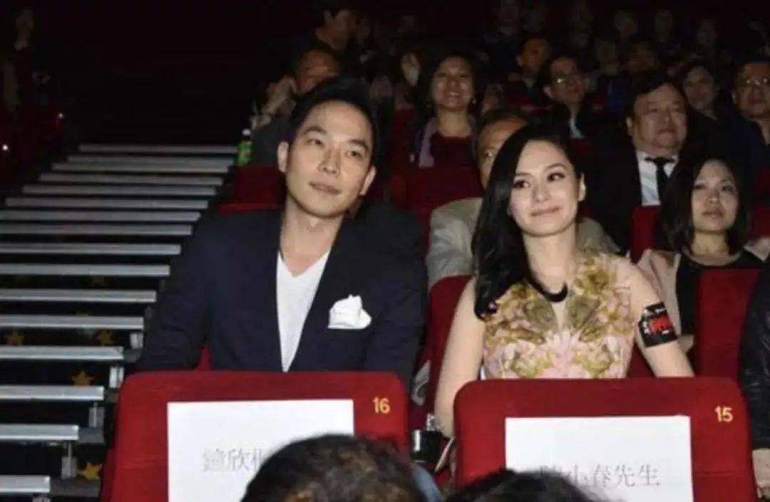 郑秀妍要参加《浪姐3》？曾是插足阿娇恋情，为躲狗仔狼狈逃跑摔进垃圾堆！_权宁_活动_网友