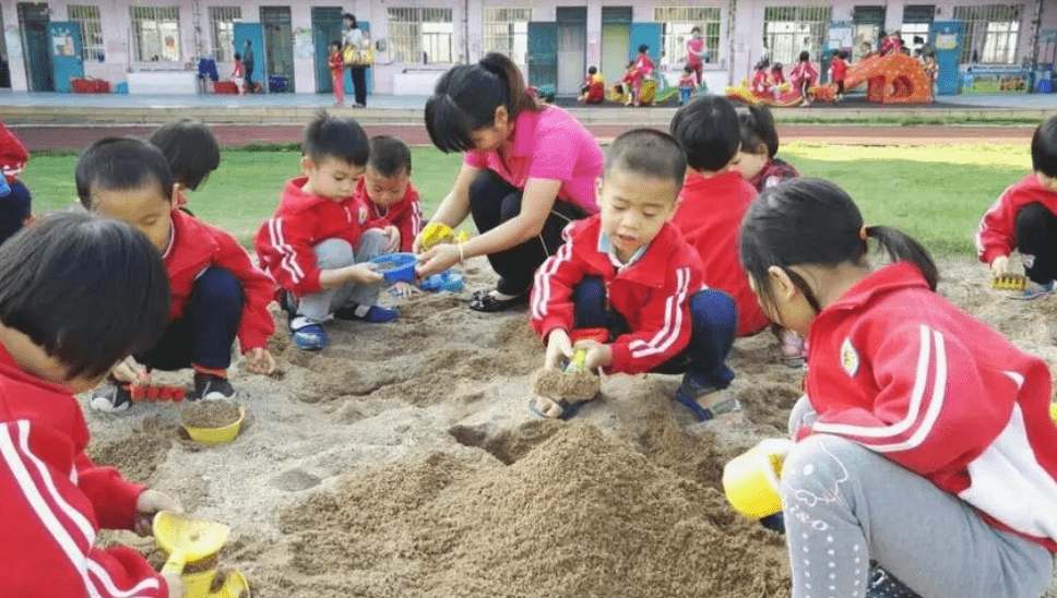 白甜|学生上幼儿园后，家长可别当“傻白甜”，这些“潜规则”不能不懂