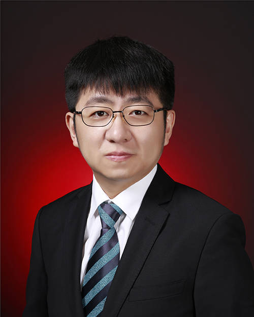 闫明,教授,博士生导师,长春中医药大学中西医结合学院副院长,长春中医