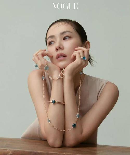 心思 孙艺珍 X Vogue Korea四月刊，给人简约大气的高级感