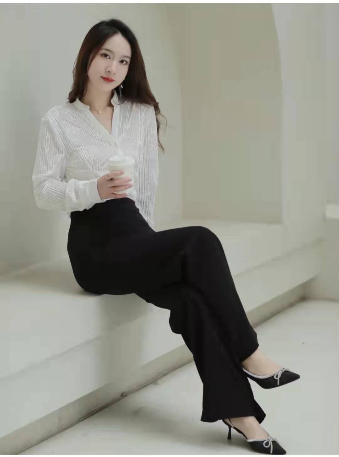 长袖衬衣怎么搭配下身好看