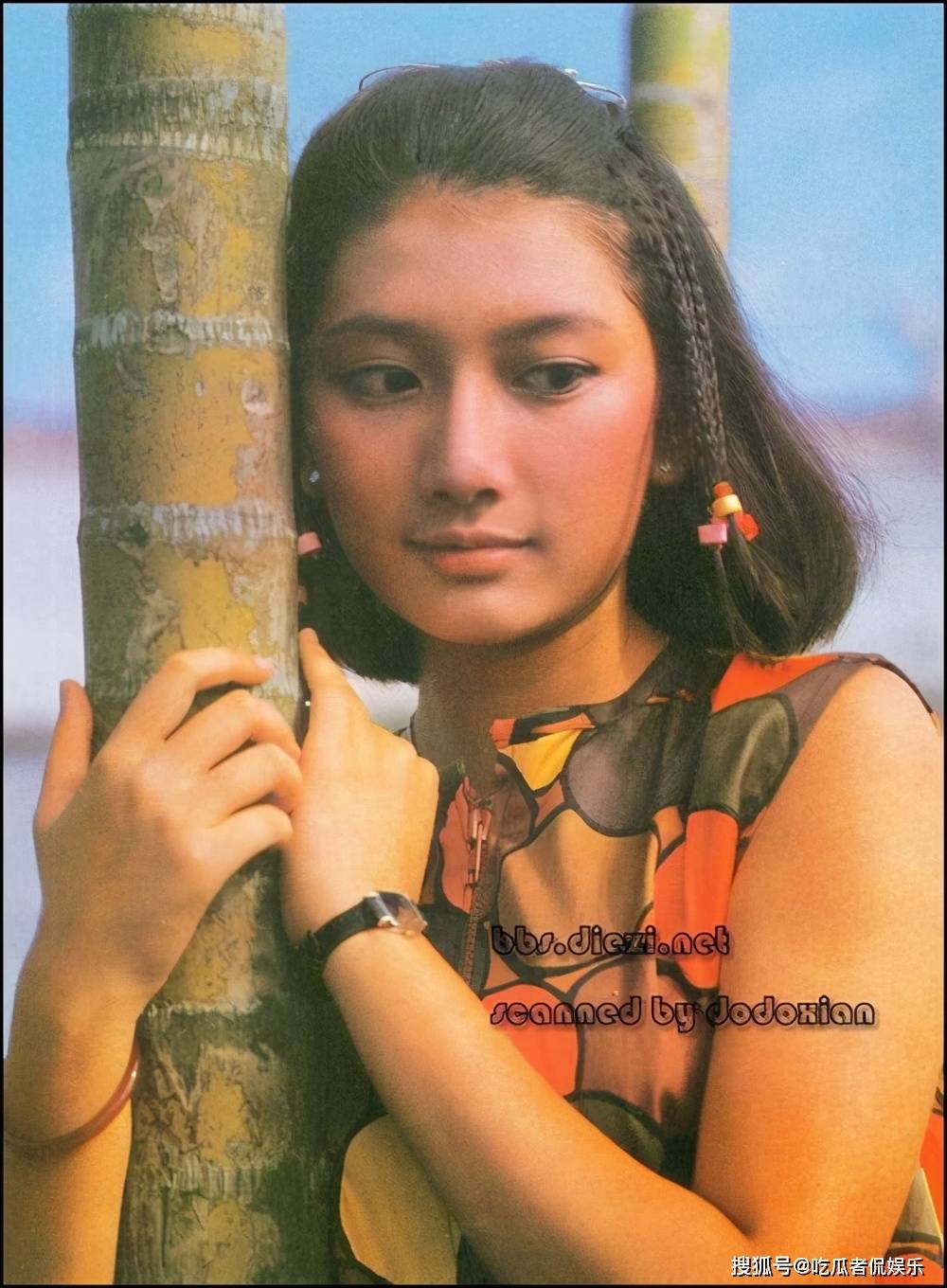 但却给了她一副漂亮的皮囊,刘玉璞外貌出众,身材高挑;直到后来她上学