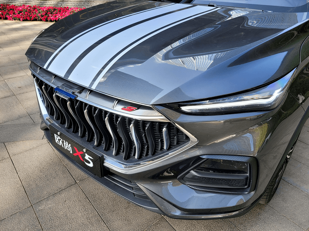 年轻人|为何欧尚X5运动版深受年轻人喜爱？除了硬实力，还有情怀？