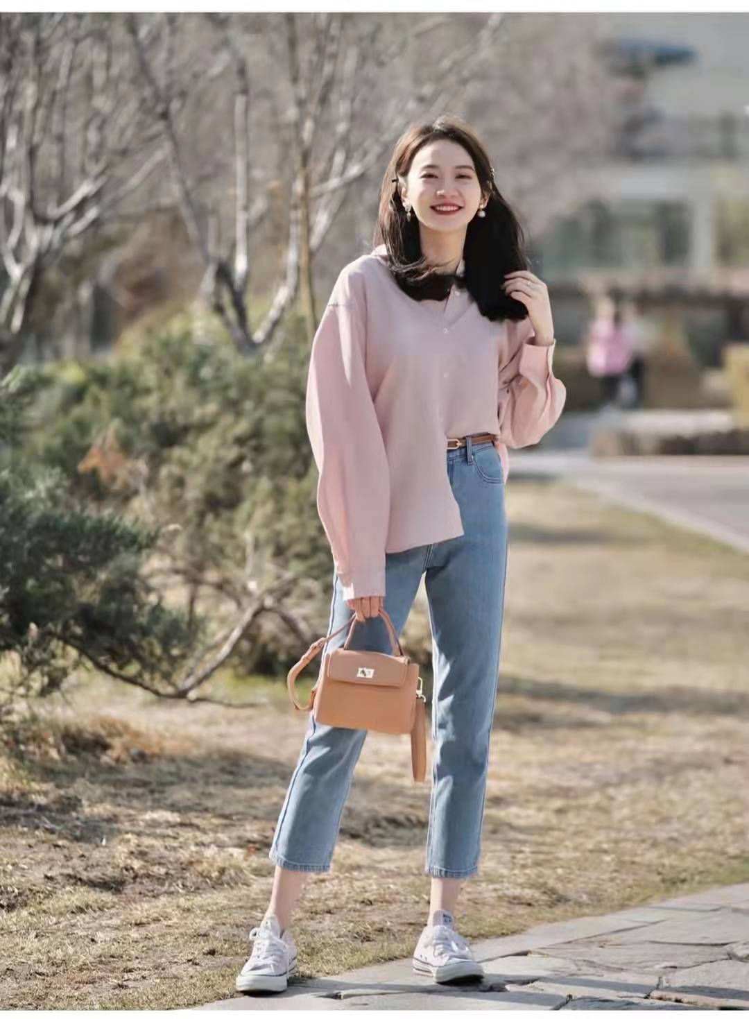 长袖衬衣怎么搭配下身好看