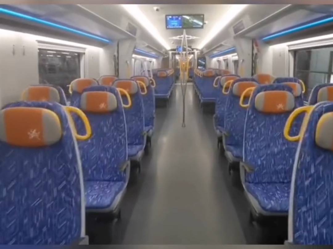 crh3a-a首次亮相标志贵阳环城快铁即将开通啦