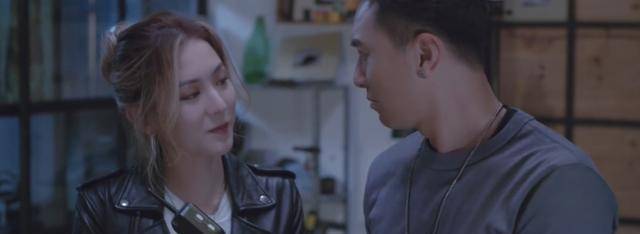 原生家庭|《港爱》陈子欣&amp;纪家希：她和他是同类，终生的敌人只有自己