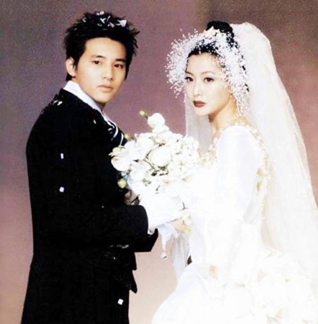 颜值如初身材好,已有12年无新作上映_感情_tin_李奈
