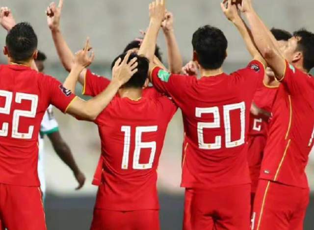 排名|国足12强赛树立最新目标：确保小组最终排名不低于越南！