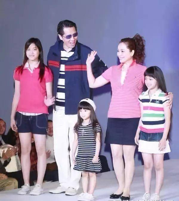 母亲流产4次将其生出,凌驾于欧阳娜娜之上_傅娟_欧阳龙_姐姐