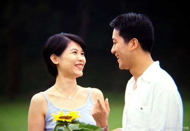 人体“老得慢”的女人，可能有四个共性，若你都能符合，恭喜依旧年轻