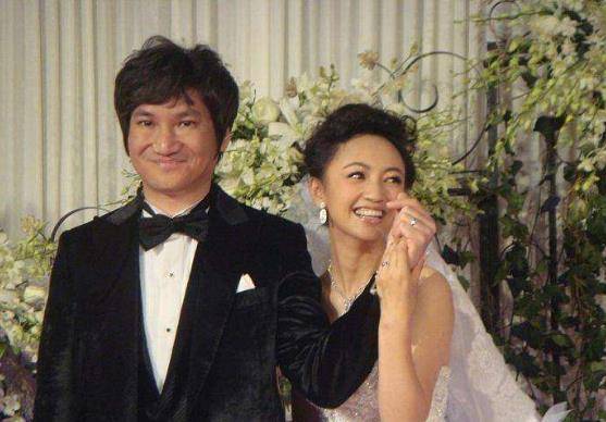 37岁嫁华谊副总,王菲给她当伴娘,今管半个娱乐圈_罗海琼_丈夫_费麒