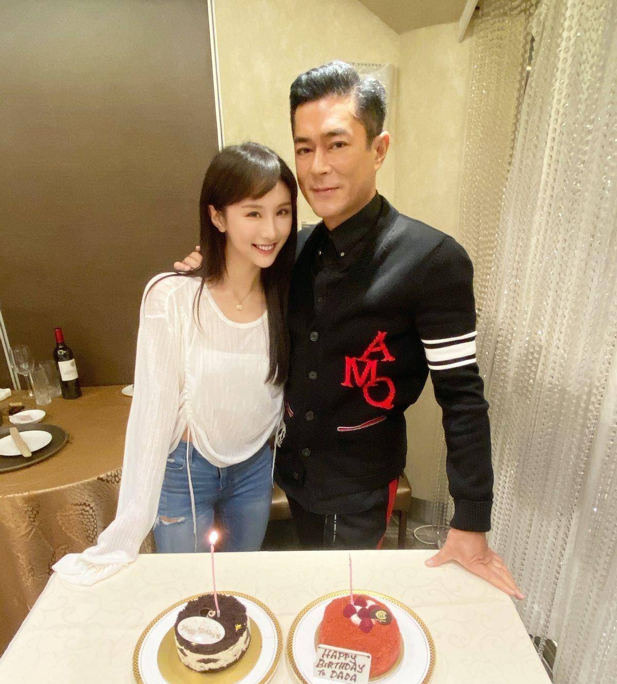 50岁古天乐为美女员工庆生,亲密搂肩不避嫌,演戏受伤眼球缝8针_陈静