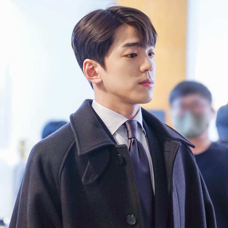 《社内相亲》金旻奎"无害外表藏炸裂肌肉"超帅男友照狂圈粉_姜泰武