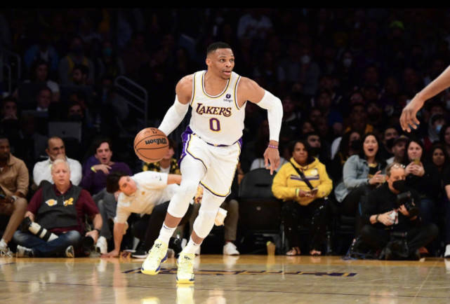 詹姆斯伤病报告发布 80eb4b0c40be45d3a1486df3c93f0ba7.jpeg