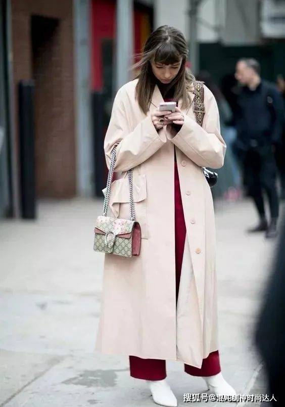 设计 劝小个子女生别乱穿，以下3种衣服尽量别碰，不然容易显矮还显胖