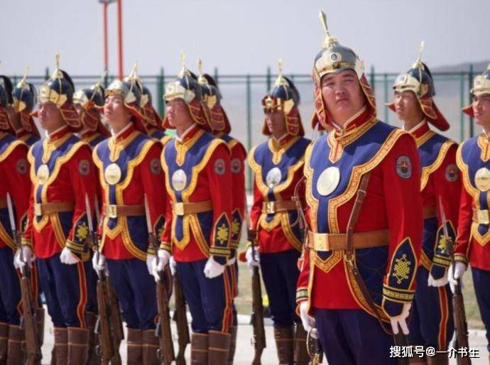 各国仪仗队使用的礼宾枪都有哪些?_阅兵_式半自动步枪_发射