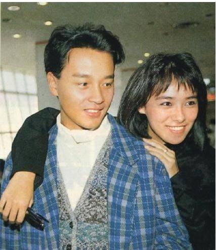 随后朱宝意又跟张国荣合作《胭脂扣,不过戏里她是扮演万梓良的女