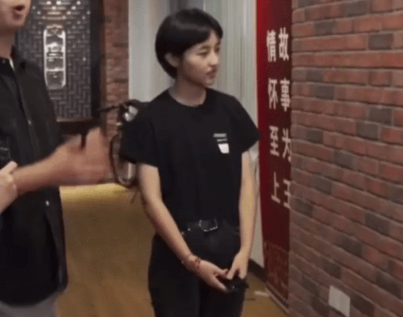 原班人马|何炅日子不好过，黄磊担心他不录制《向往6》，原班人马难聚齐？？