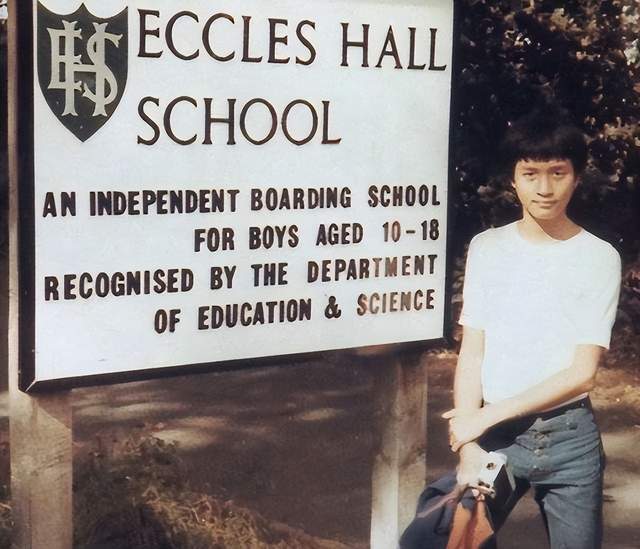 张国荣留学刚读大一的时候,张活海就突然中风,张国荣随即返回香港.