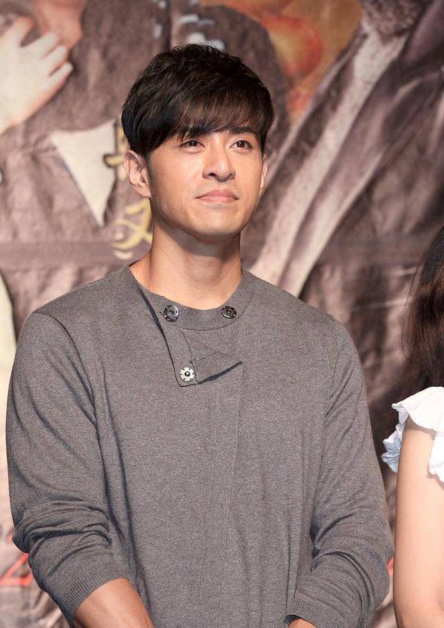 原创40岁祝钒刚雪场滑雪擅自滑出警戒线险丧命获救后自责落泪负全责