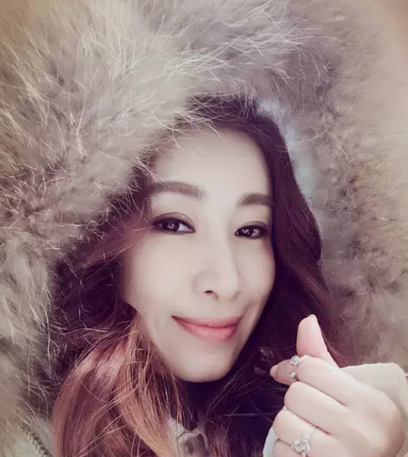 单眼皮女星割双眼皮如跨分水岭，没整好变“悲伤蛙”，成功则变气质美女？