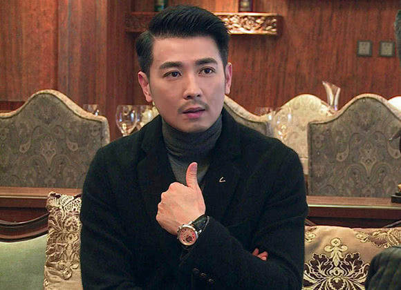 他就是保剑锋,内地的四小天王之一,与任泉,陆毅,陈龙齐名