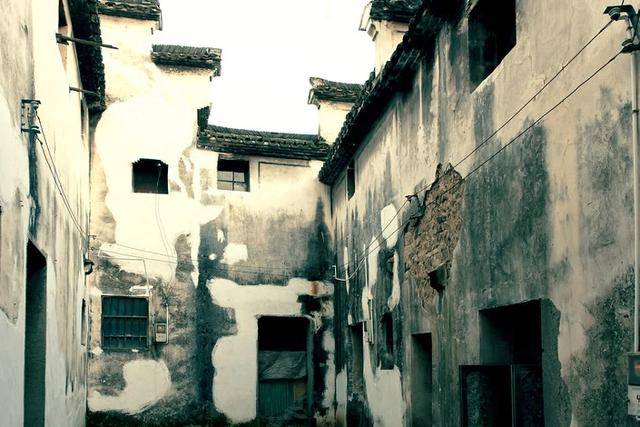 浙江一古村，千年前排水系统沿用，800米暗渠贯穿整村，就在桐庐