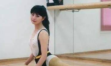 07年42岁的李赛凤被曝和养子乱伦富豪丈夫的曝料可信吗