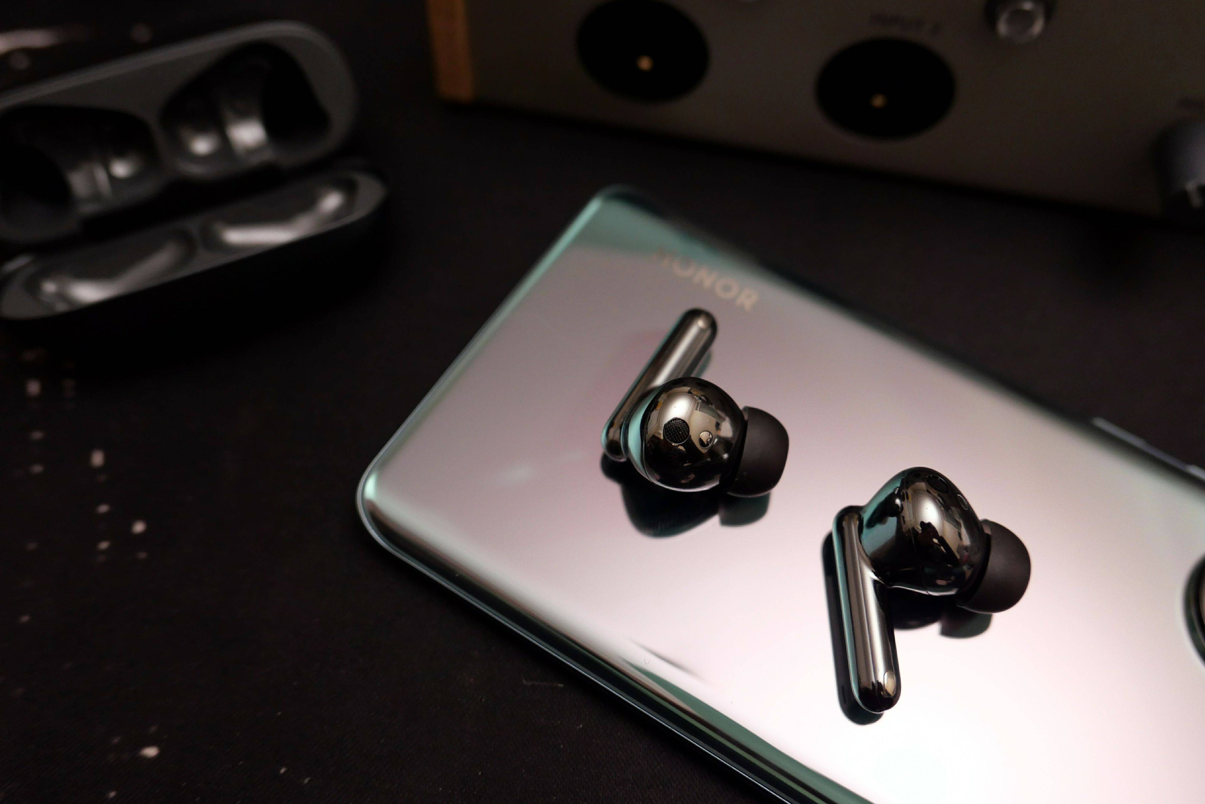 音质不再是瓶颈智慧降噪周期测温荣耀的tws耳机确实好用